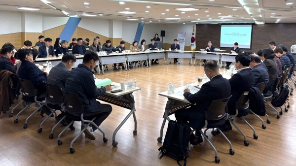 경기도교육청은 19일 경기도교육복지종합센터에서 현장 중심의 소통과 협력 강화를 위해 2025년 교육지원청 행정국(과)장 협의회를 개최했다.