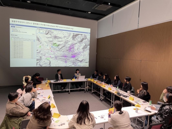 경기문화재단 백남준아트센터(관장 박남희)는 '랜덤 액세스 프로젝트 4.0' 전시와 연계해 작가들의 예술적 역량을 다각도로 조명하는 다양한 전시 연계 프로그램을 진행한다.