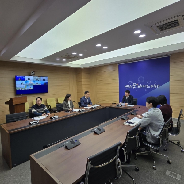 인천시(시장 유정복)는 3월 20일 인천데이터센터(IDC) 영상회의실에서 민생기획관 주재로 군·구와 민생협력회의를 개최했다.