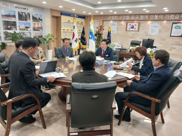 경기도교육청학생교육원(원장 김계남)이 24일 학생교육원 이전과 관련한 지자체와의 긴밀한 협력을 위해 양평군청(양평군수 전진선)과 간담회 시간을 마련했다.