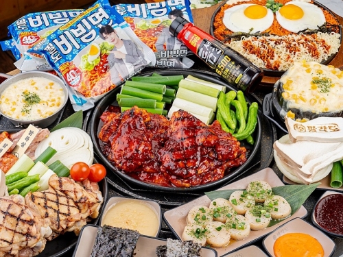 팔도가 팔각도와 함께 기획한 메뉴인 '팔도비빔면 볶음밥'[사진=팔도]