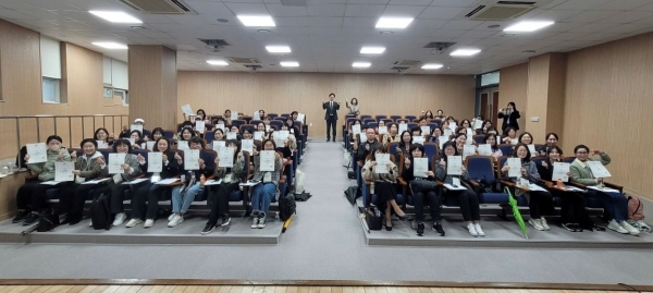 인천시교육청(교육감 도성훈)은 5일 학생, 학부모, 교사에게 진로 교육 서비스를 제공하는 결대로진로센터의 진로 교육 프로그램 강사 107명을 위촉했다.