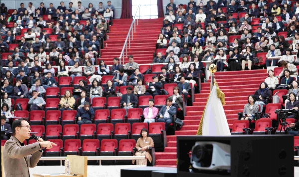 임태희 경기도교육감이 7일 "경기교육은 학생에게 미래를 얘기해 줄 수 있어야 한다"고 강조했다. 