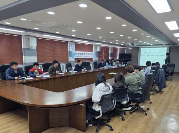 해양환경공단은 지난 8일 부산지방해양수산청에서 '2025년 부산북항 해양오염퇴적물 정화사업 착수보고회'를 개최하고 사업을 본격적으로 추진한다.