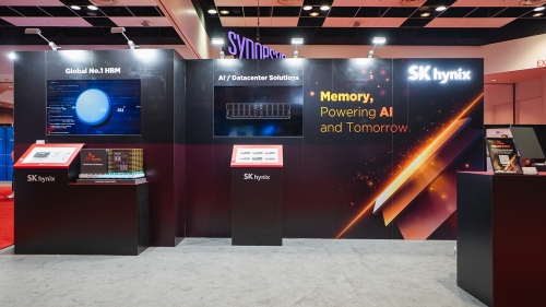 TSMC 2025 테크놀로지 심포지엄 내 SK하이닉스 전시 부스.