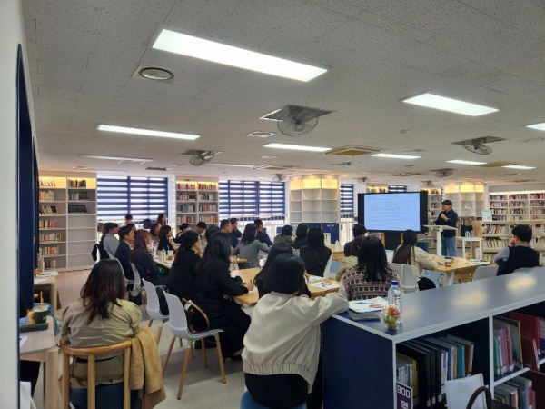 인천시교육청(교육감 도성훈)은 '읽걷쓰' 교육의 기반 강화를 위해 공모로 선정된 학교를 대상으로 미래형 학교도서관 공간혁신 사업을 추진한다고 밝혔다.