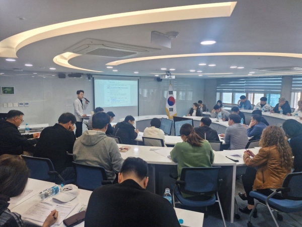 경기도교육청(교육감 임태희) 초·중학교 학생선수 867(남 498, 여 369)명이 '제54회 전국소년체육대회' 36개 종목에 참가한다.