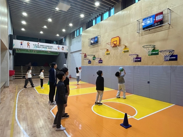 경기도교육청(교육감 임태희)이 미래 체육교육의 새로운 방향을 모색하기 위한 '2025 스포츠 기반 지속 가능한 융복합 체험·연수·연구 과정'을 '경기학생스포츠센터'에서 운영한다.