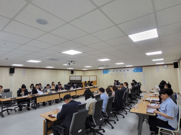 인천시(시장 유정복)는 2026년부터 2030년까지 5년간 인천 청년정책의 방향과 비전을 제시할 '제2차 인천광역시 청년정책 기본계획' 수립에 본격 착수했다.