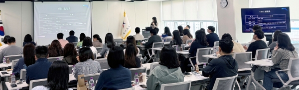 경기도교육청(교육감 임태희)이 학교설립 행정의 전문성과 실행력을 갖춘 전문가 양성을 위해 '집중형 실무 교육(One-Point Academy)'을 운영한다.