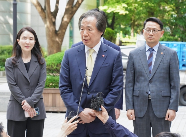 22일 국민건강보험공단 정기석 이사장은 담배회사 ㈜KT&G, ㈜한국필립모리스, ㈜BAT코리아를 상대로 진행 중인 담배소송 항소심의 제12차 변론에 참석해 주요 쟁점 전반에 대한 종합적 입장을 적극적으로 표명했다.