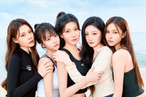 한성에프아이 오닐, 그룹 '위치스'와 썸머 컬렉션 화보 공개