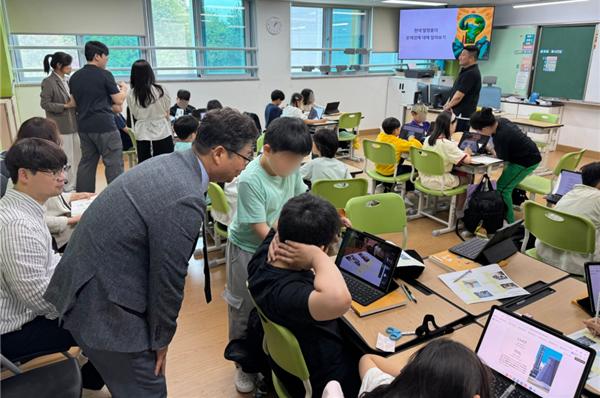 발명교육 연구시범학교로 지정된 지효초등학교에서 공개수업을 실시하고 있다. (사진제공=한국발명진흥회)