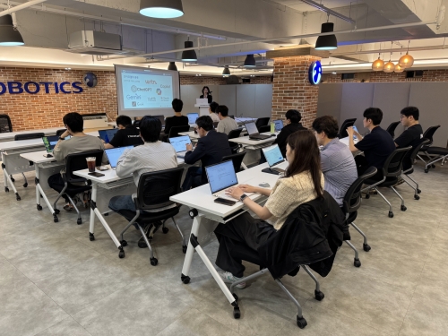 유진그룹 계열 티엑스알로보틱스, '챗GPT' 생성형 AI 전문 교육 실시
