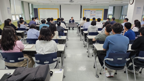 해양환경공단은 지난 4일부터 이틀 간 부산권역 소속기관을 대상으로 '2025년 현장 집중안전점검 및 소통간담회'를 실시했다.