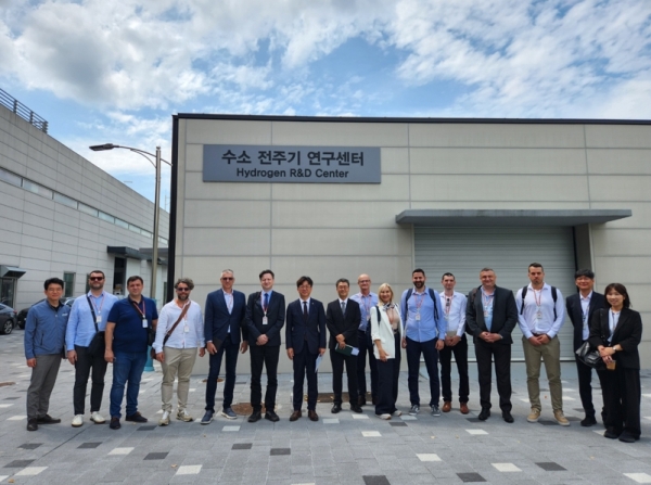 세르비아의 주요 수소 유관기업 관계자들이 한수원 중앙연구원의 수소 전(全)주기 연구센터를 방문했다.