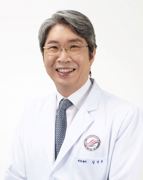한림대학교성심병원 척추센터 정형외과 김석우 교수