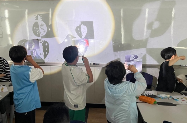 인천대학교 과학영재교육연구소는 6월 6일부터 6월 8일 3일 동안 오전반과 오후반으로 나누어 초등 저학년 400명 대상으로 인천대학교 미추홀캠퍼스 사범대학에서 '2025학년도 인천대학교 사이버영재교육원 저학년 캠프'를 성황리에 마쳤다.