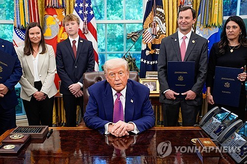 트럼프, 수입차 관세 인상 압박…한국 車업계 불안