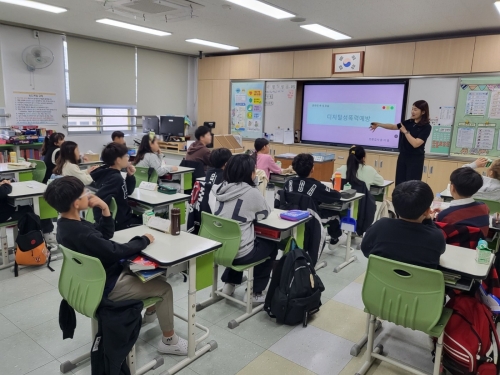 ▲ 지난해 성동구 한 초등학교에서 진행된 찾아가는 디지털 성범죄 예방교육 [사진= 성동구 제공]