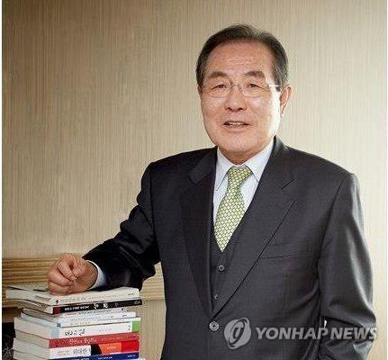 윤동한 한국콜마 회장, 장남 윤상현 부회장 주식 반환 소송