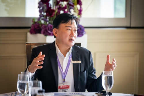 존 림 삼성바이오로직스 대표가 미국 보스턴에서 열린 기자간담회에서 사업 현안에 대해 설명하고 있다. [사진=연합뉴스]