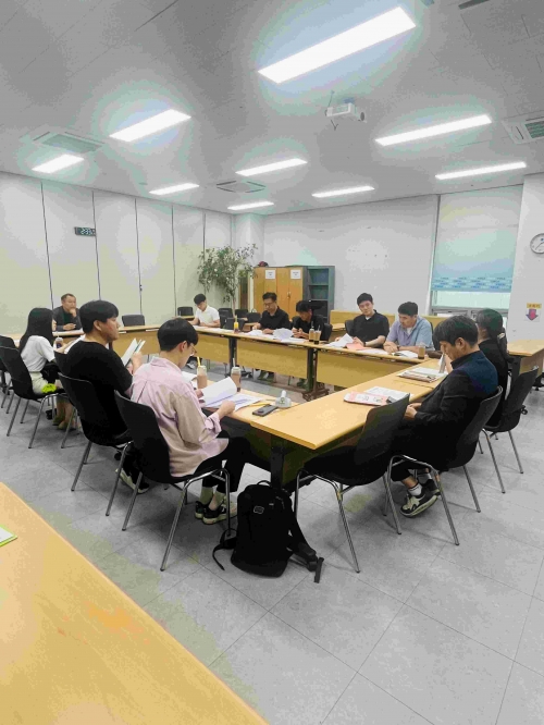 인천시교육청(교육감 도성훈)은 지난 18일 2026학년도 중·고등학교 신입생 교복 학교주관구매를 위한 지원단 2차 협의회를 개최했다.