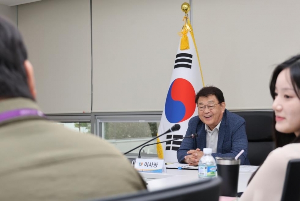 소상공인시장진흥공단(이사장 박성효)은 19일 대전 공단본부에서 '2025년 SEMAS 청년혁신협의체' 발대식을 개최했다.