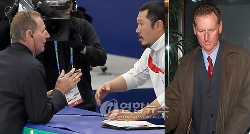 휴이시 심판이 25일 오전(한국시간) 밴쿠버 동계올림픽 여자 쇼트트랙 3000m 계주 결승에서 1위로 들어 온 한국대표팀의 실격 이유를 최광복 코치에게 전하고 있다. 휴이시 심판은 지난 솔트레이크 올림픽에서 김동성을 실격처리했던 심판이다. 사진 오른쪽은 지난 2002년 2월 23일(한국시간) 미국 솔트레이크 올림픽에서 김동성의 실격 판정을 내린 휴이시(호주) 주심이 스포츠중재재판소(CAS)에서 재판을 마친 뒤 건물을 나서고 있는 모습.
