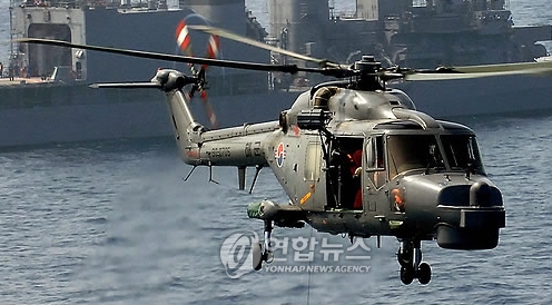 15일 오후 8시58분께 전남 진도 동남방 14.5㎞ 해상에서 초계 중이던 해군 3함대 소속 링스헬기 1대가 통신이 두절되어 해군이 수색에 나섰다. 사진은 지난 2007년 한일 해상훈련에 투입됐던 한국 해군의 링스(LYNX) 헬기.
