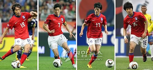 오는 12일 운명의 2010 남아공 월드컵 예선 B조 첫 경기를 치르는 한국과 그리스의 결과가 주목된다. 원정 첫 16강 진출을 위해선 첫 대결에서 반드시 승점 3점을 따내야 한다. 그리스전 격파 선봉에 설 한국팀 양박쌍용. 사진 왼쪽부터 박주영, 박지성, 이청용, 기성용.
